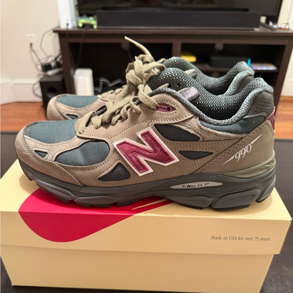New Balance 990